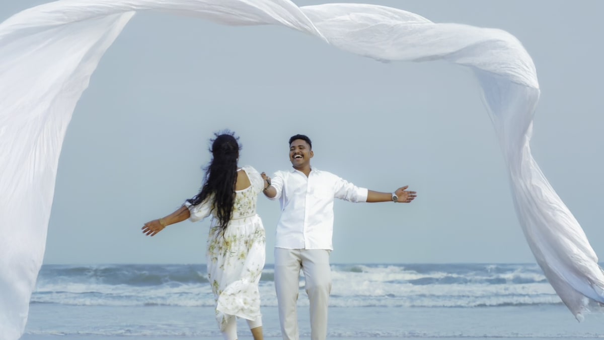 G Akhil cover photo