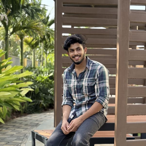 SALADI Venkata Charan portfolio photo 1