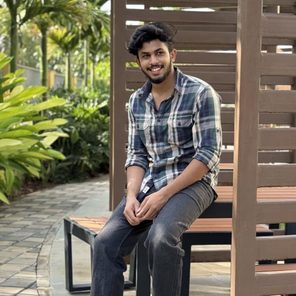 SALADI Venkata Charan portfolio photo 1